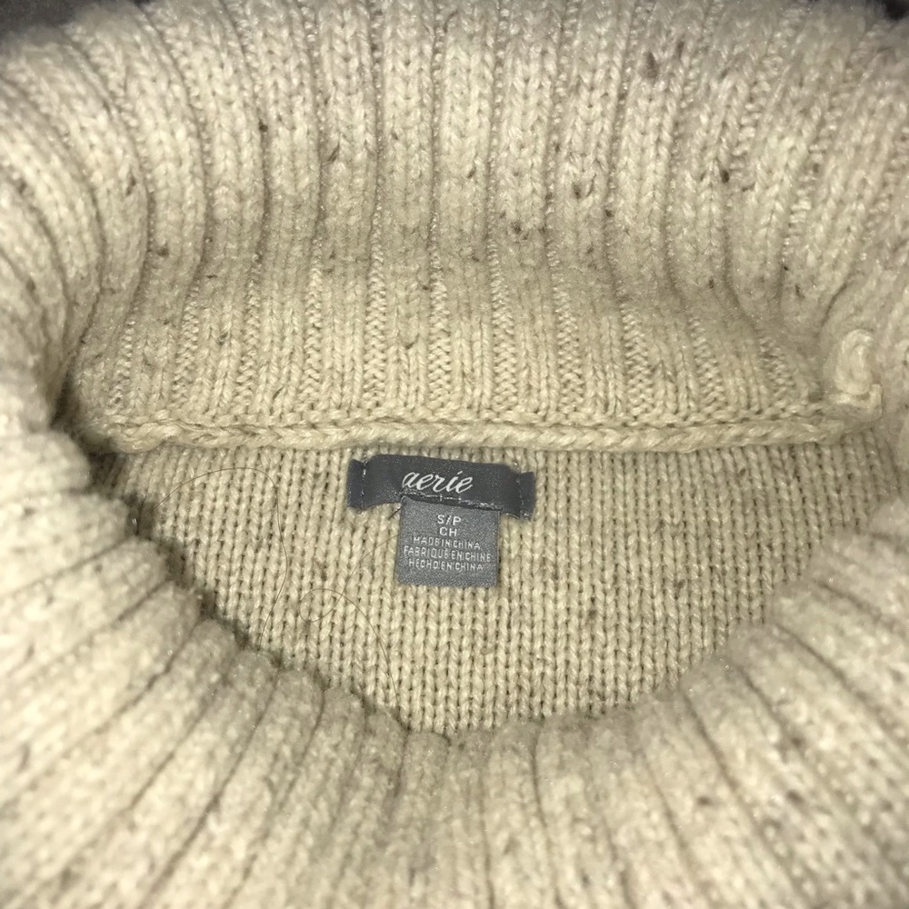 Aerie turtle neck sweater - Picture 2 of 4